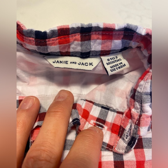 JANIE AND JACK baby boy plaid romper. Size 0-3 months - Picture 2 of 6